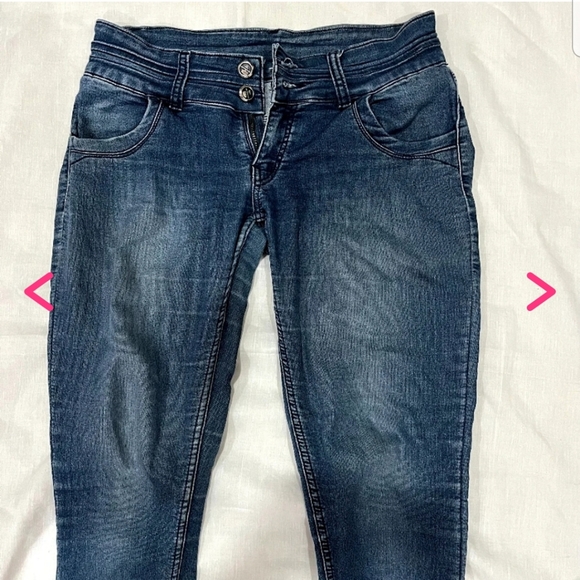 Jeans - Picture 4 of 4